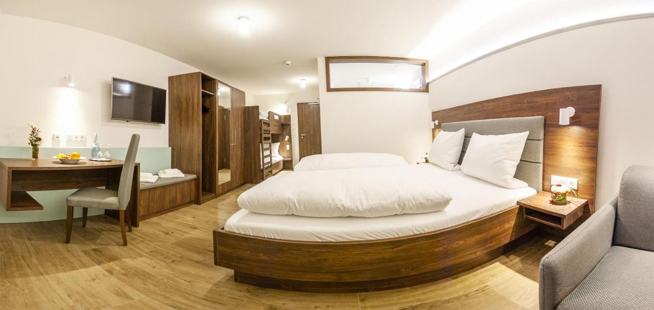 Hotel-Gasthof Krone Ґредінґ Екстер'єр фото