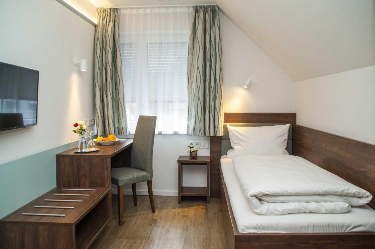 Hotel-Gasthof Krone Ґредінґ Екстер'єр фото