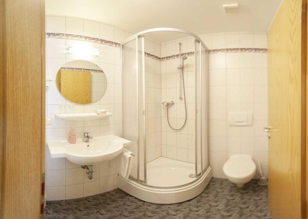 Hotel-Gasthof Krone Ґредінґ Екстер'єр фото